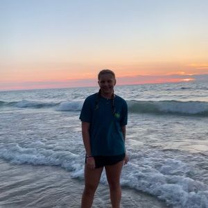 Meet your Posher, Avery